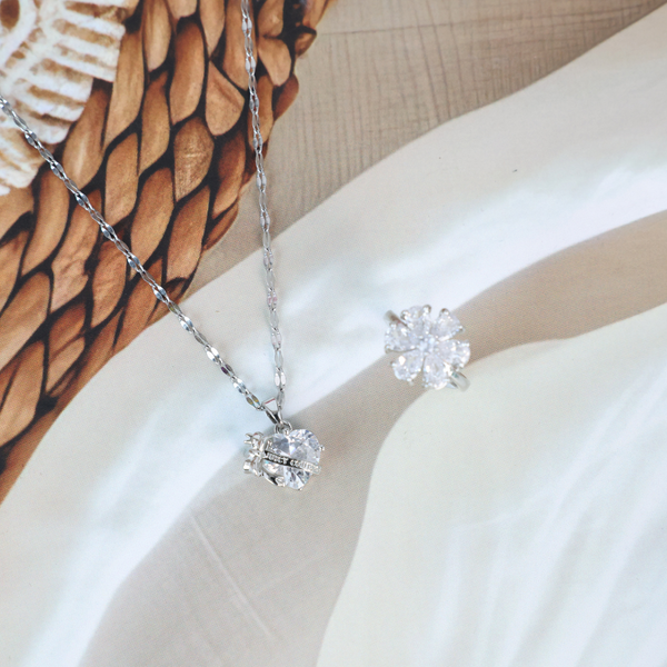 Love Crystal Shine Necklace With Crystal Flower Ring