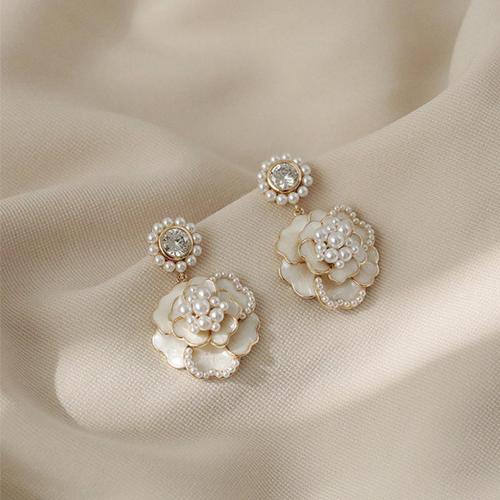 Western White Flower Tassel Earring