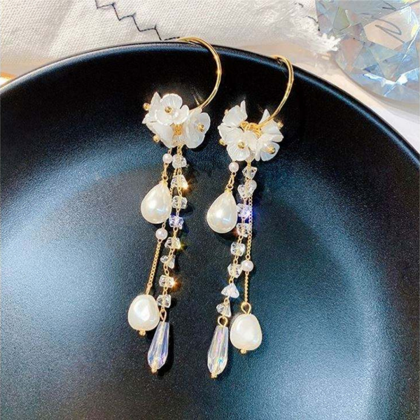 white flower teassel long ear ring