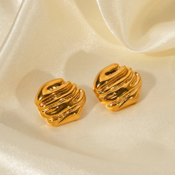 Anti tarnish wave gold earrings
