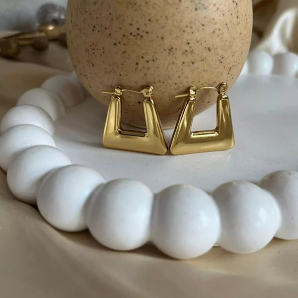 Anti tarnish U shape earrings