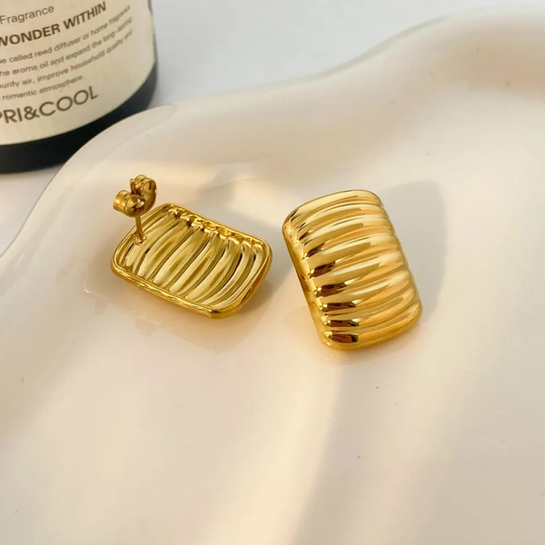 Anti tarnish gold stud earrings