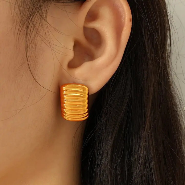 Anti tarnish gold stud earrings