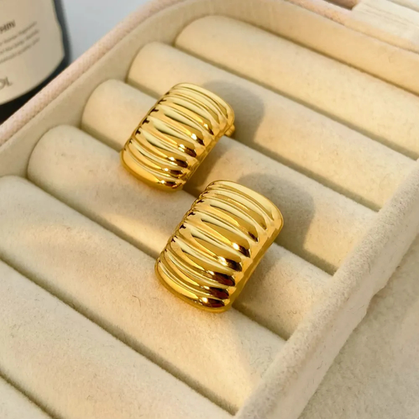 Anti tarnish gold stud earrings