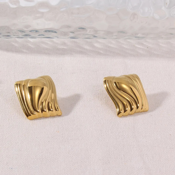 Anti tarnish golden earrings