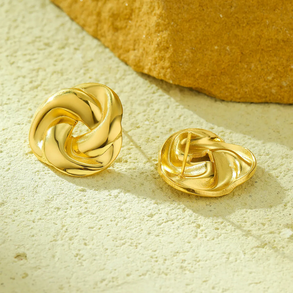 Anti tarnish gold round stud earrings