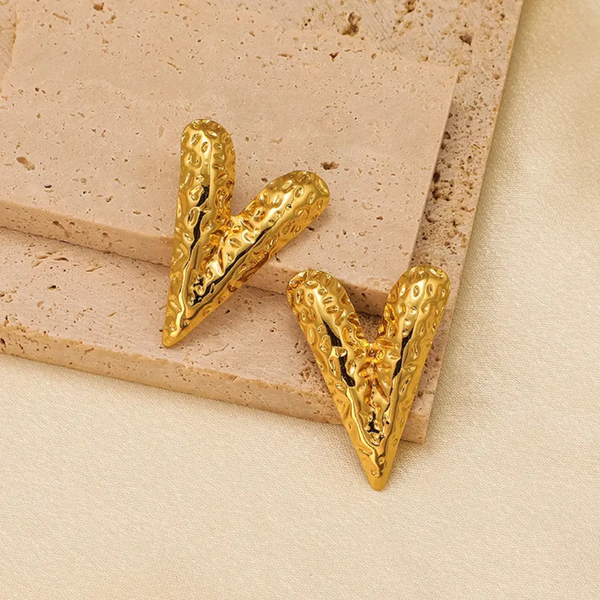 Anti tarnish gold heart stud earrings