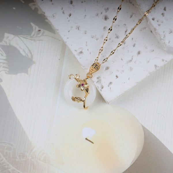 Flower Decor Circle Pendant Necklace