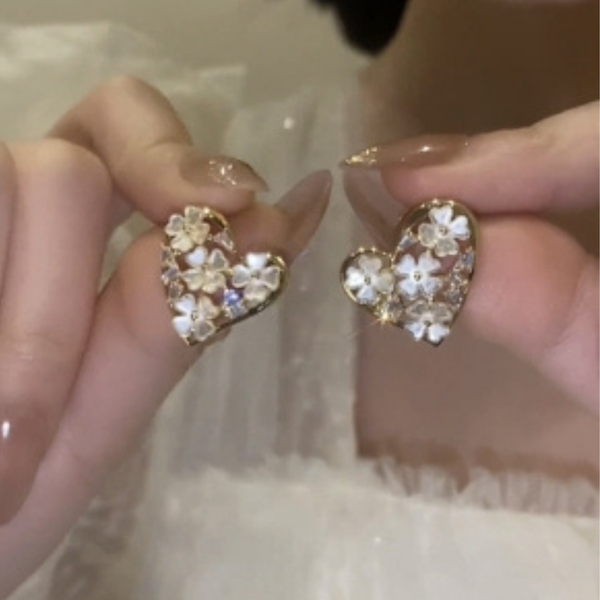 Love White Heart Whith Flowers Stud Earrings