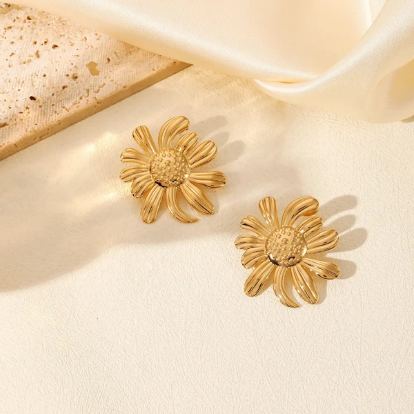Anti tarnish sunflower type earrings