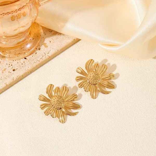 Anti tarnish sunflower type earrings