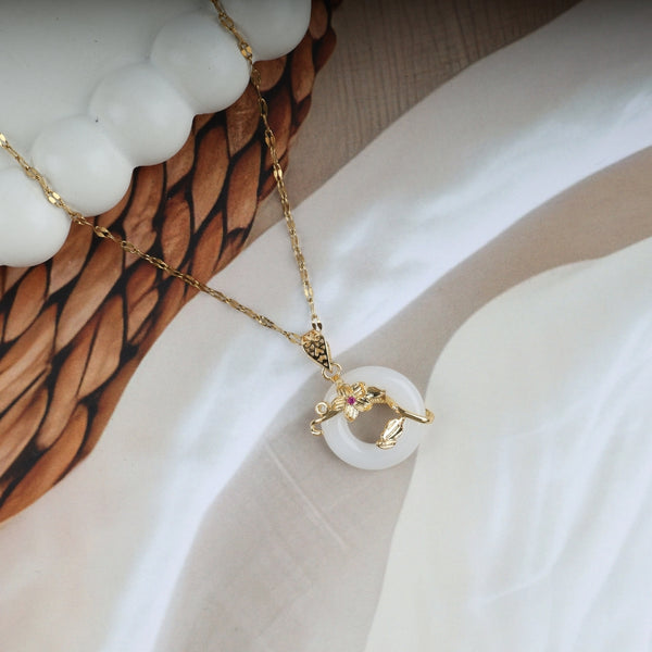 Flower Decor Circle Pendant Necklace