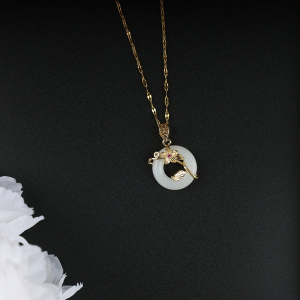 Flower Decor Circle Pendant Necklace
