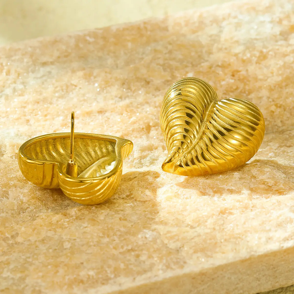 Anti tarnish love style earrings