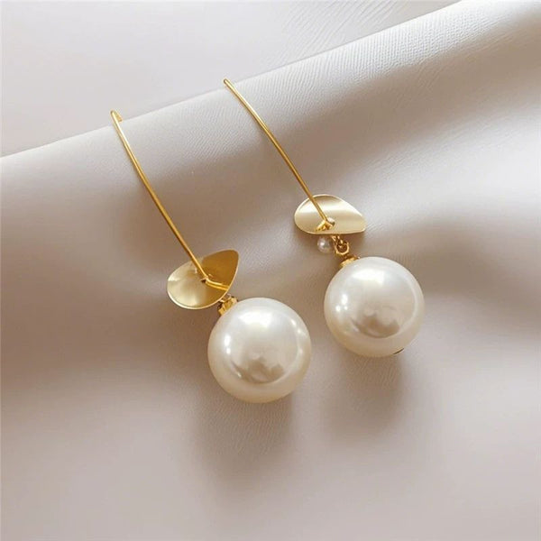 Gold White Pearl Earring