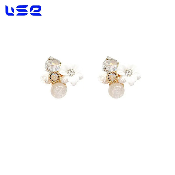White Flower & Monalisa Pearl Earrings