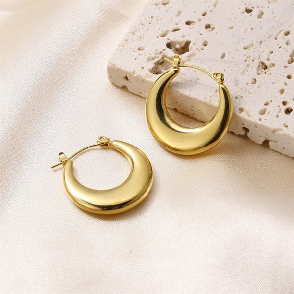 Anti tarnish simple golden earrings