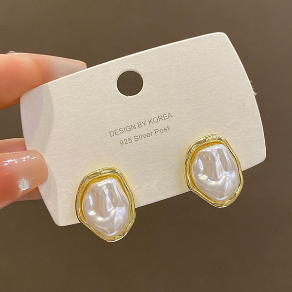 Korean Classic Baroque Imitation Pearl Stud Earrings