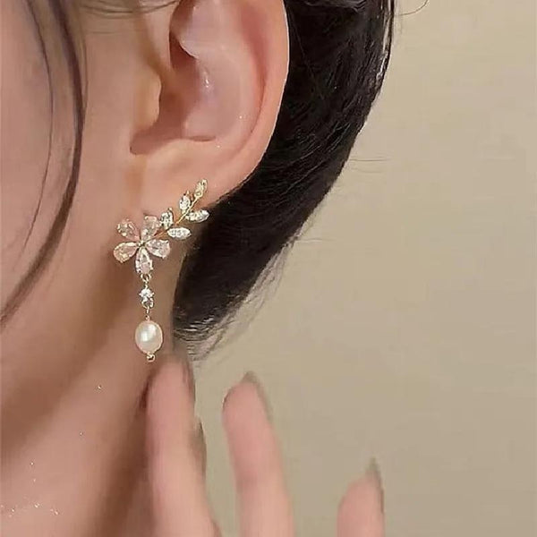 Flowery Leaf Pearl Hangings