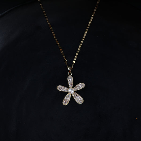 Elegant Rhinestone Pearl Decor Flower Pendant Necklace