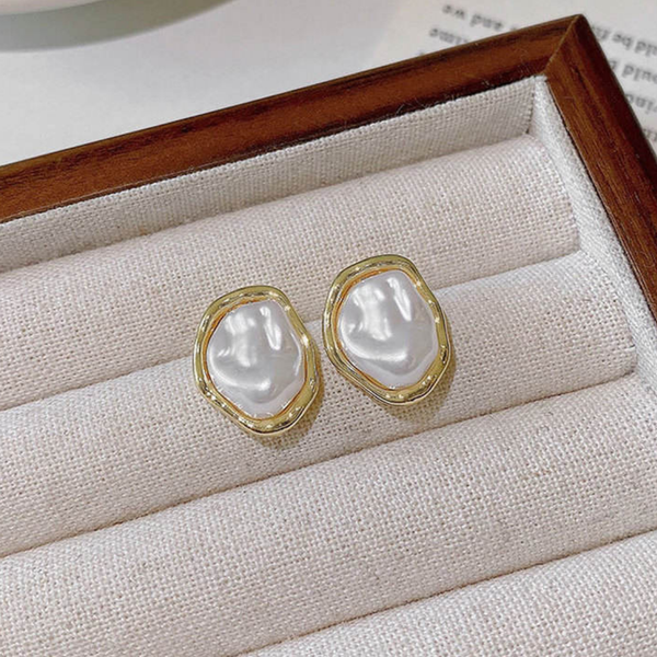 Korean Classic Baroque Imitation Pearl Stud Earrings