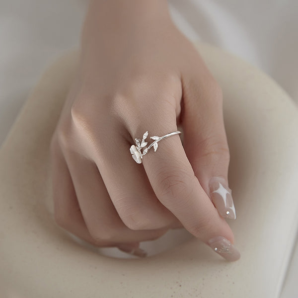 Silver color flower shape ziron ring