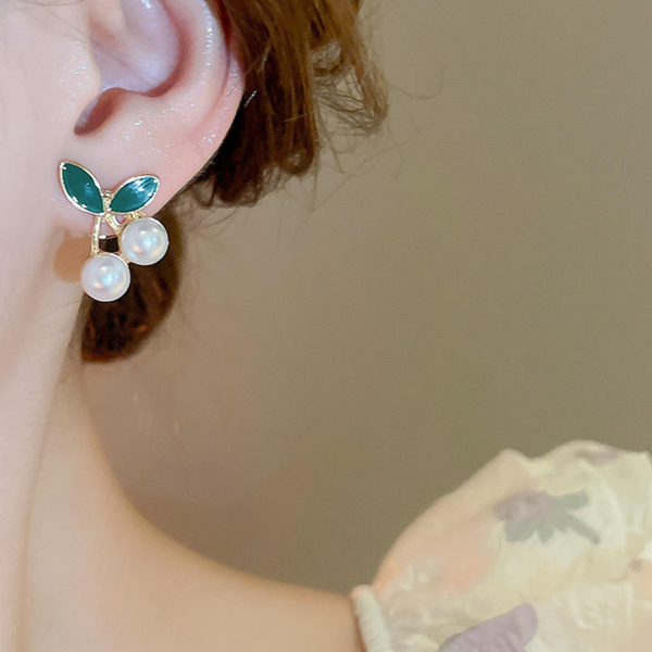 Charming Dual Leaf Earring