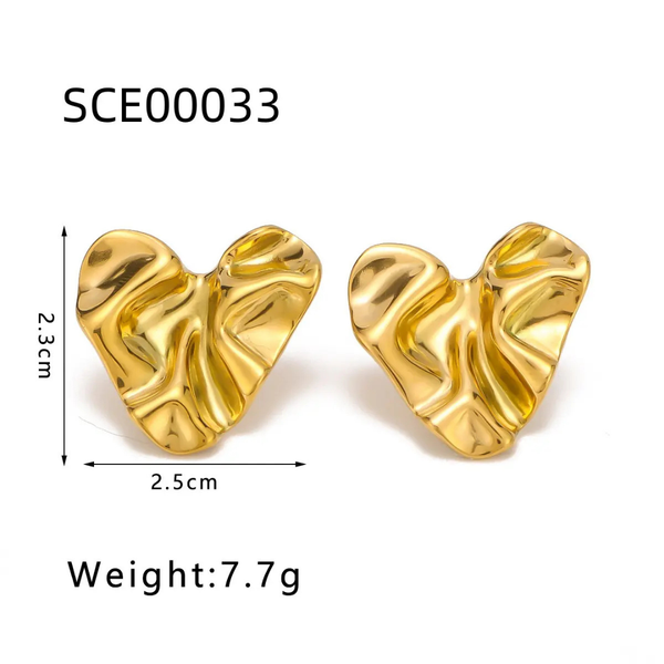 Anti tarnish heart shaped earrings