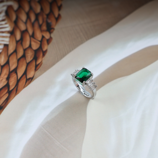 Love promise green stone ring