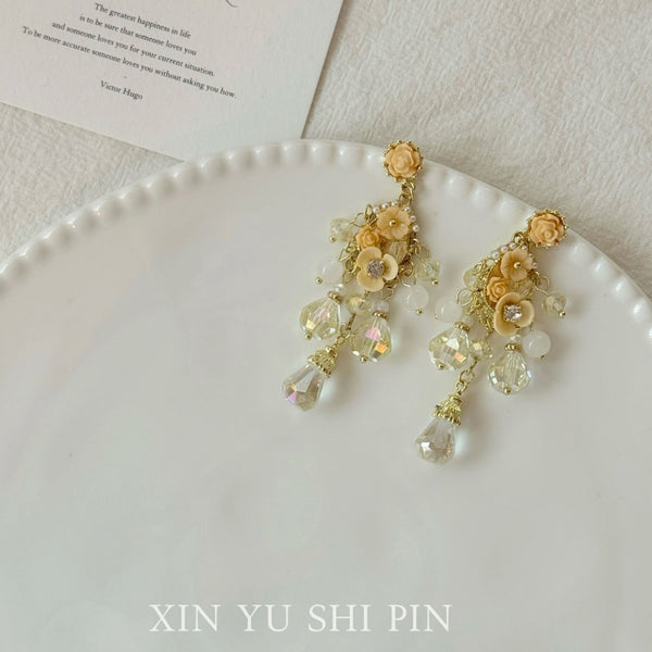 Yellow shade Pearl earrings