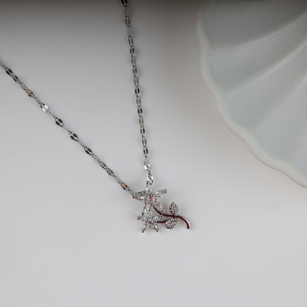 Silver Plated chain With Beautiful Flower Pendant Necklace