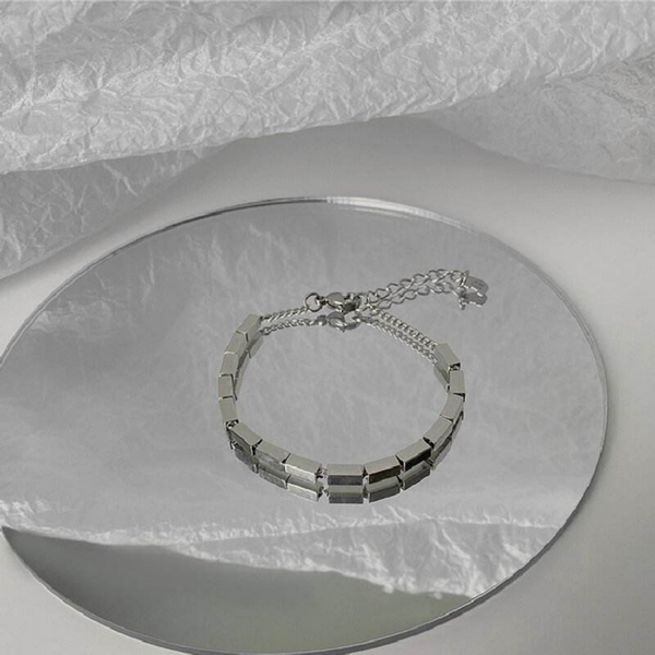 Silver Tone Bracelet of Small Rectangular Blocks Connect
