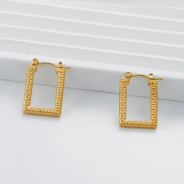 Anti tarnish Aesthetic Golden Hinged Earrings