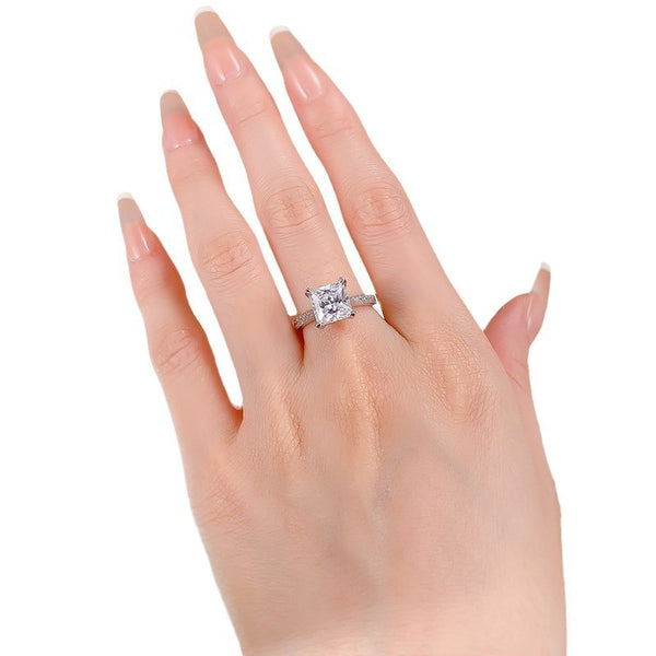 Princess cut engagement ring