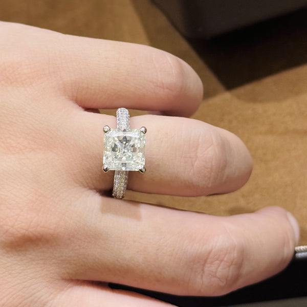 Princess cut engagement ring