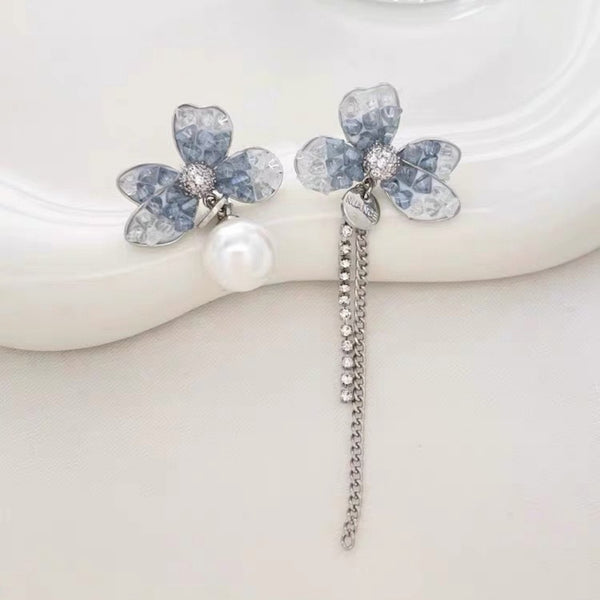 Stylsih pearl & flower earring
