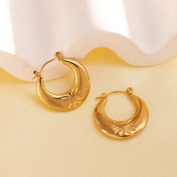 Anti tarnish simple gold plated earrings