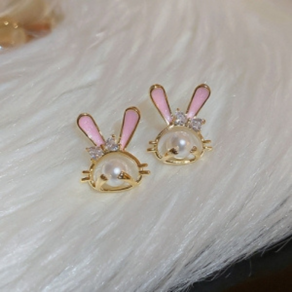Rabbit stud earrings