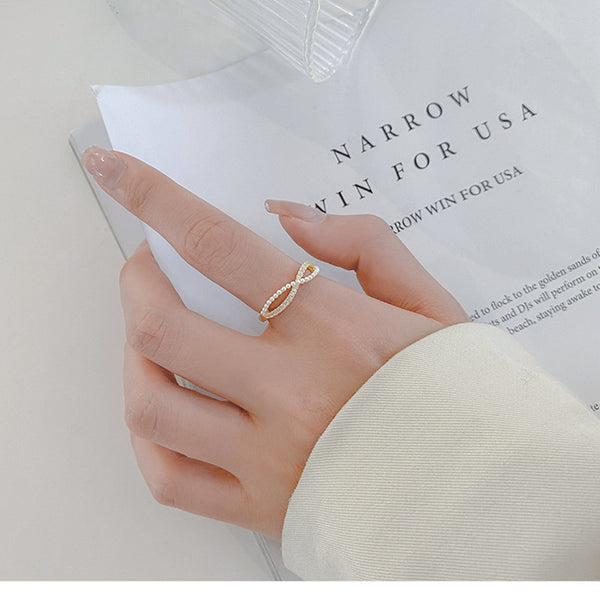 Infinity ring pearly gold