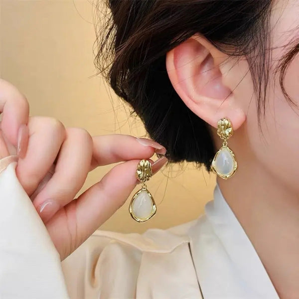 White Drop Designed Western Drop Earring