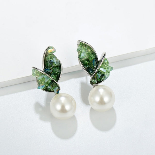 Green crystal leaf pearl earrings