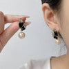 BLACK FLOWER WHITE PEARL EARRINGS