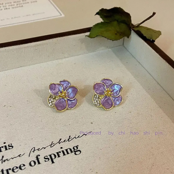 Beautiful Purple Flower Stud Earring
