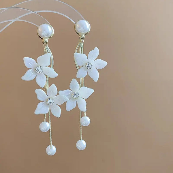 Flower pearl tassel earrings