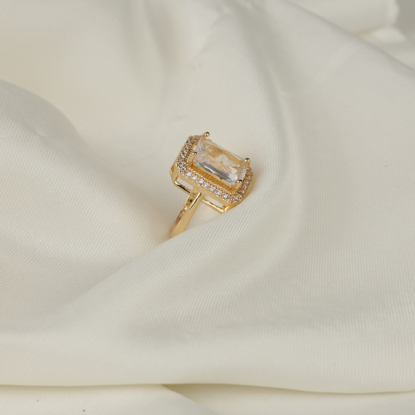 Beautiful Yellow Gold Stone Ring