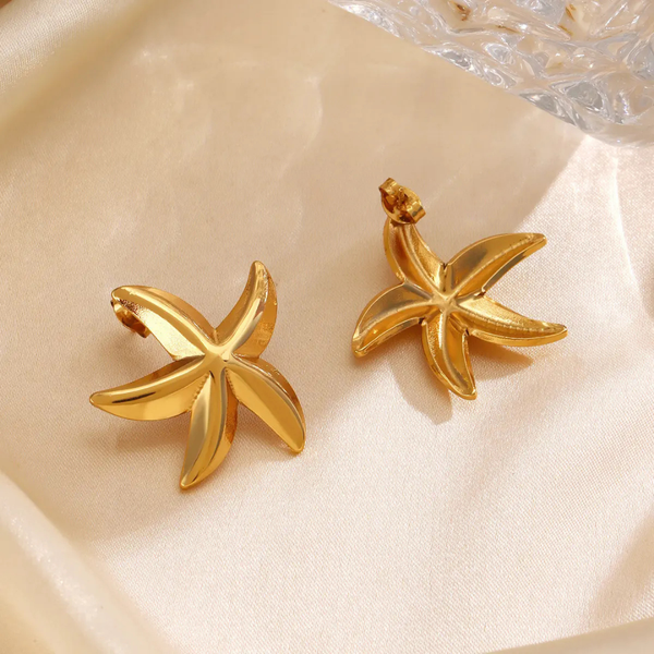 Anti tarnish gold star fish stud earrings