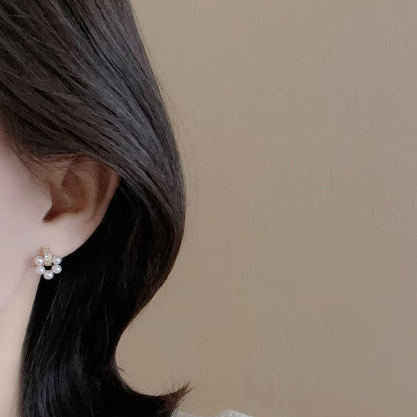 Flower Pearl Stud Earrings