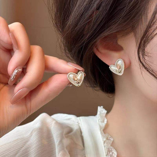 Cute Mini Heart White Pearl Earring