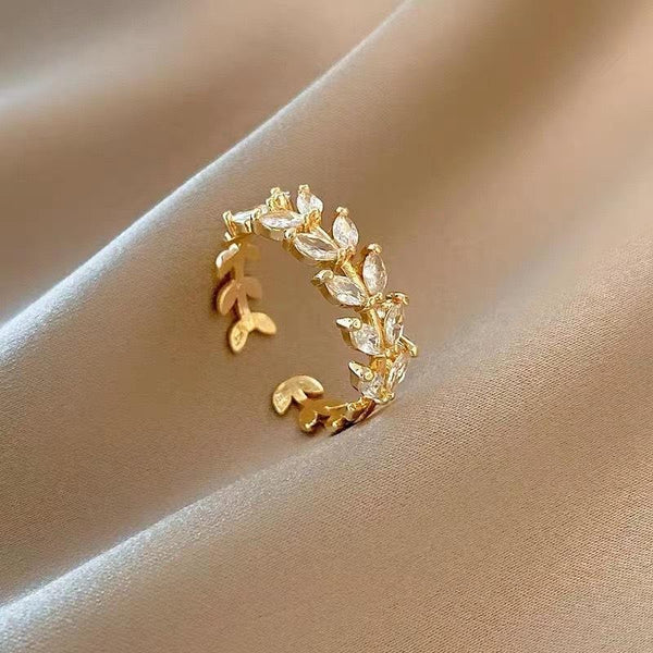 Charming Golden Shiny Rhinestone Ring