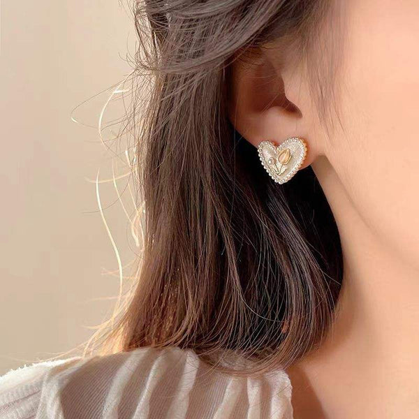 Cute Mini Heart White Pearl Earring